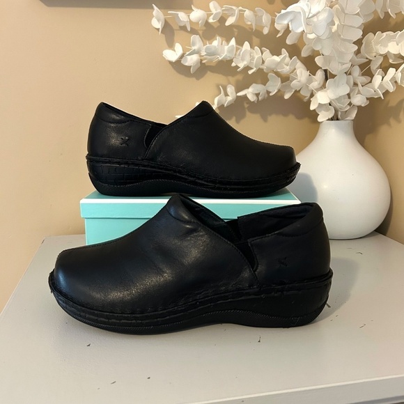 Propet Jessica Extra Wide Leather Slip on Shoe Black Size 7.5 - Picture 14 of 14